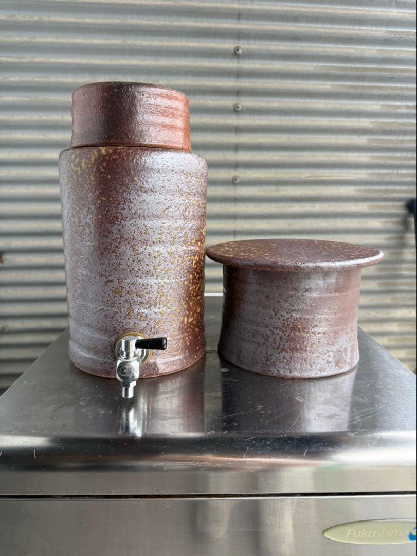 陶器製 サーバー 蛇口付き 焼酎サーバー Amazon.co.jp: 焼酎サーバー 陶器製 蛇口付き 酒 ウォーターサーバ