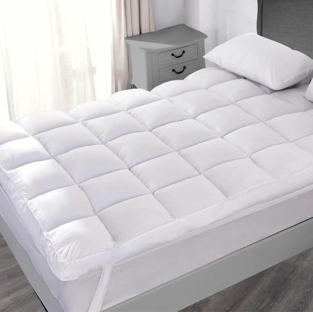 King Size Mattress Topper – 4 Inch (10cm) Extra Deep Microfibre – Super Fluffy & Breathable Hollowfibre Fill – Box Stitched, Elastic Corner Straps – White