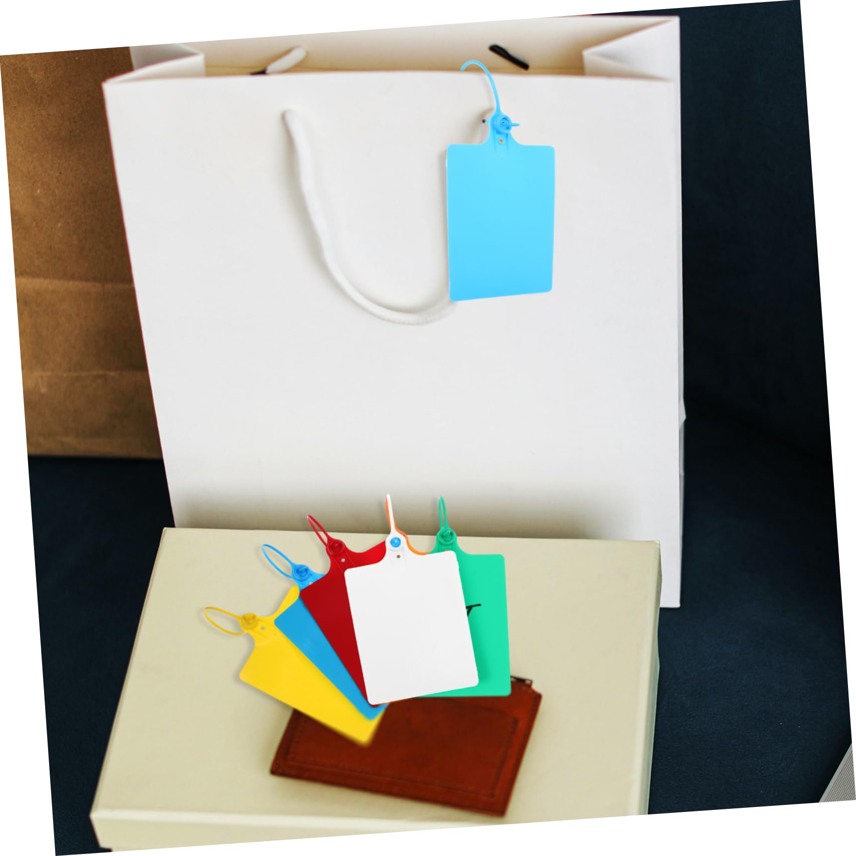 Luxshiny 100pezzi Etichette Spedizione Con Fissaggio Etichette Per Riutilizzabili Pp Per Organizzazione e Spedizioni e Magazzinaggio