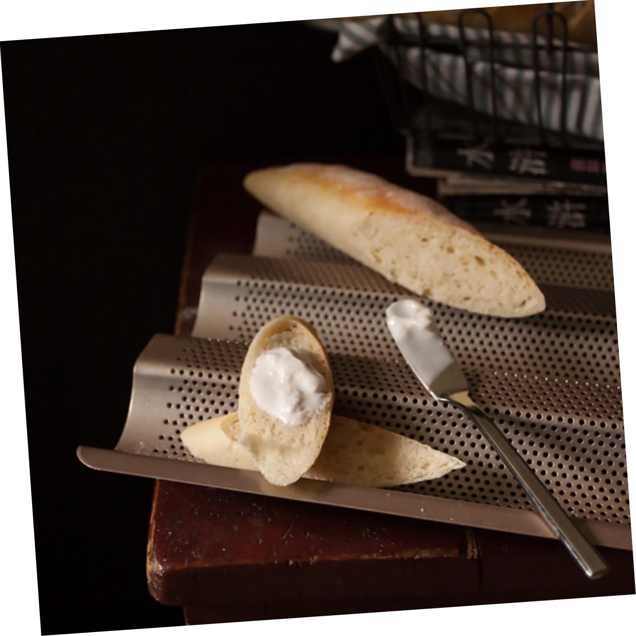 STOBAZA Molde para Hornear Pan de 3 Ranuras en Acero al Carbono, 2 Piezas | Diseño Perforado, Acabado Antiadherente, Formato de Ondas para Baguette en Cocción