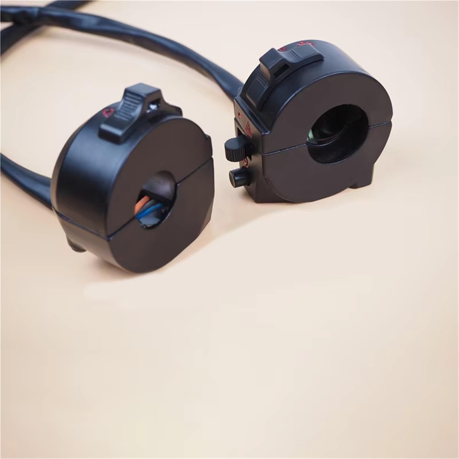 2 Pezzi 7/8""22mm Interruttore Controllo Lato Sinistro Destro Manubrio Motocicletta ATV Abbaglianti/anabbaglianti Interruttori Clacson Indicatori Direzione Interruttore Interruttore Di Accensione a Ch
