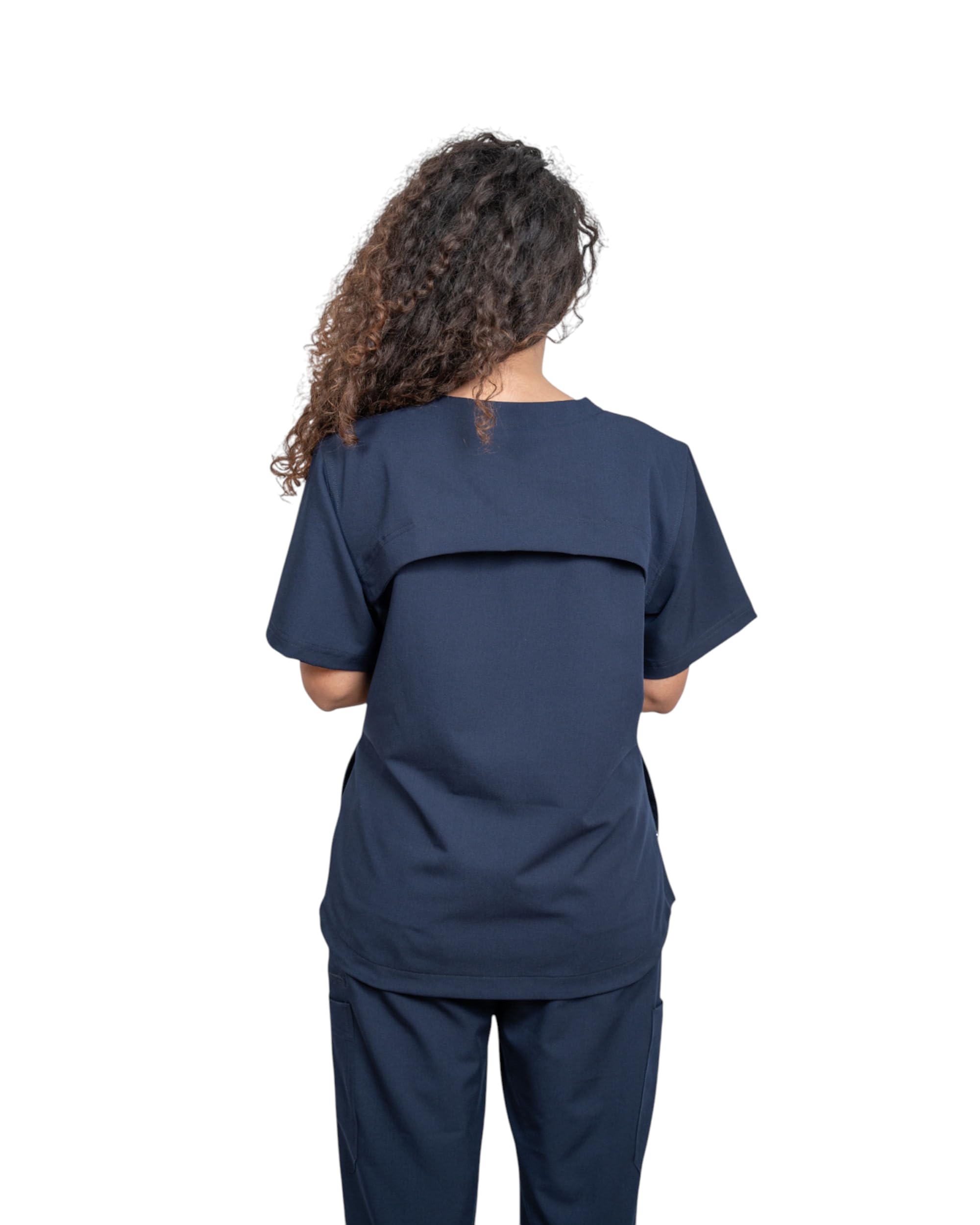 Divisa Sanitaria Professionale Donna, Tessuto Elasticizzato Traspirante con Presa d'Aria Posteriore, Pantalone Multitasche con Zip, Made in Italy