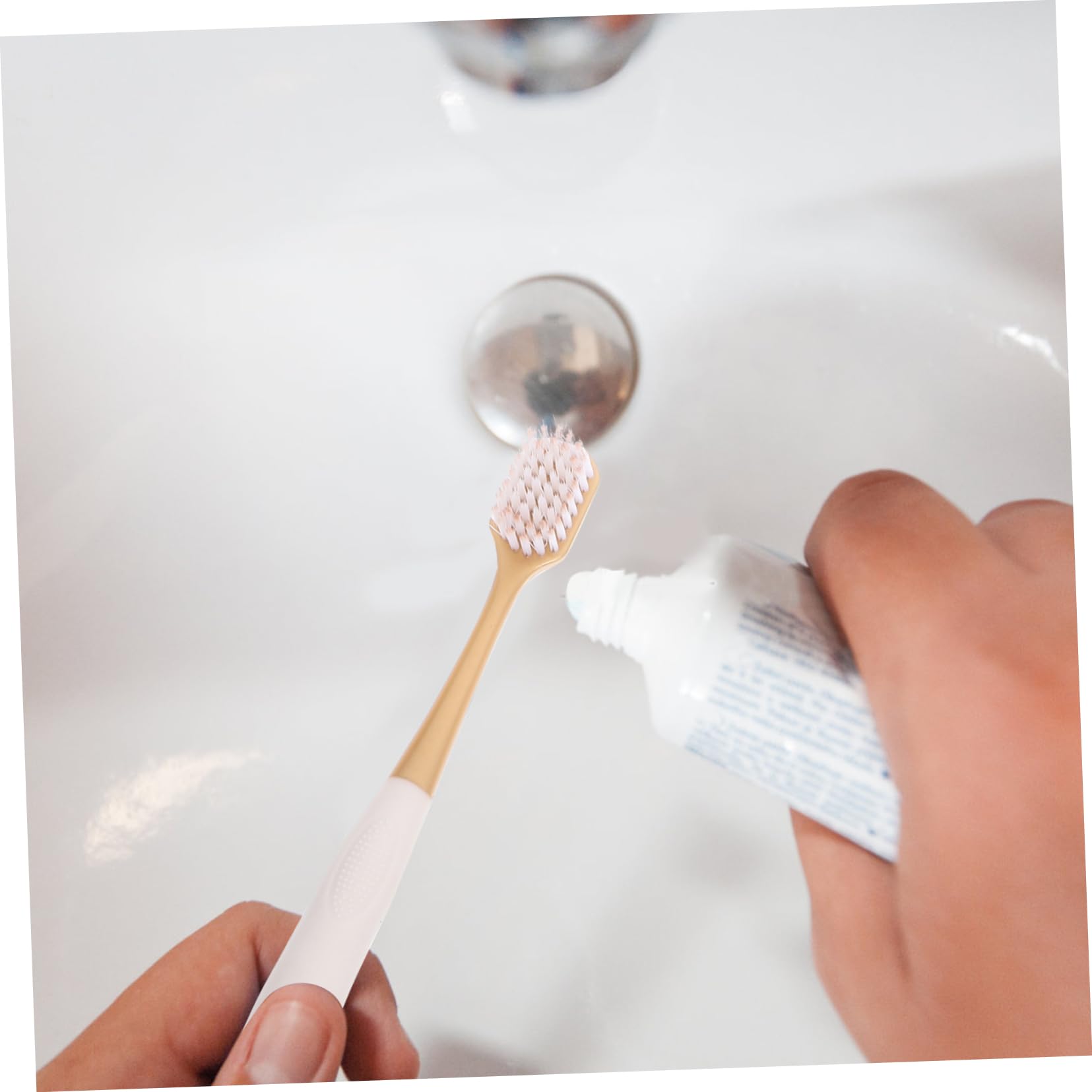 36pezzi Spazzolini da Denti Ergonomici per Adulti Setole Morbide Compatto e Leggero per Viaggio Campeggio e Uso Quotidiano