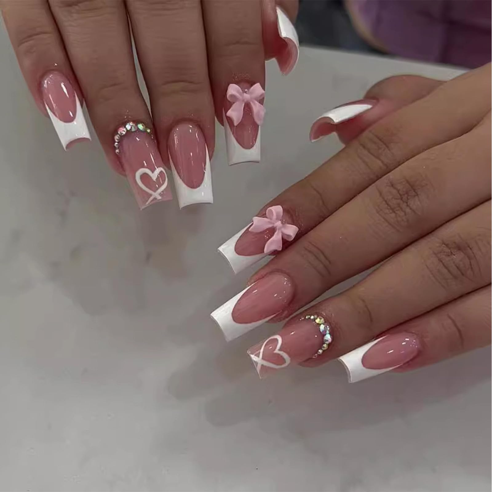 Sztuczne paznokcie z francuskim manicure, wciskane, akrylowe, z kokardką, kryształkami, serduszkiem, kwadratowe