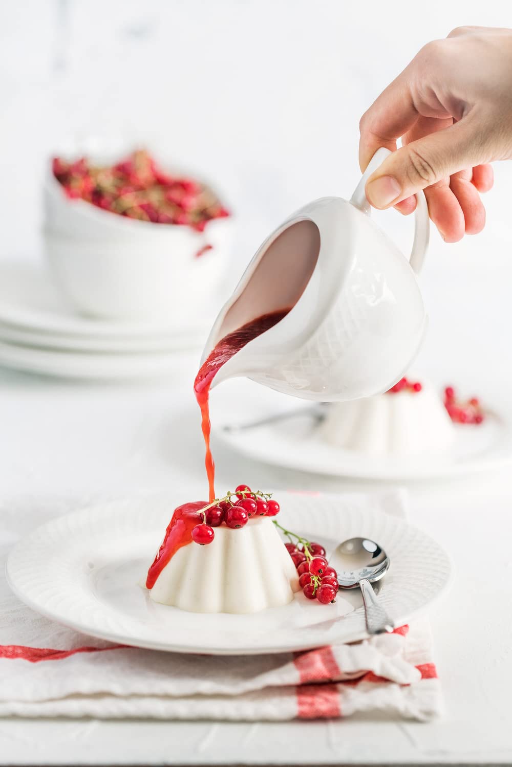 Wilmax - Sucrier + ensemble pot à lait - 2 pièces - Récipient à lait et sucre en porcelaine - Blanc - Distributeur de sucre avec couvercle - Lavable au lave-vaisselle - pour café au lait, thé
