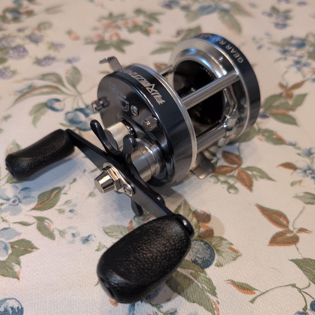 Amazon.co.jp: 右ハンドル 丸型 ベイトリール HANDING HDー40L