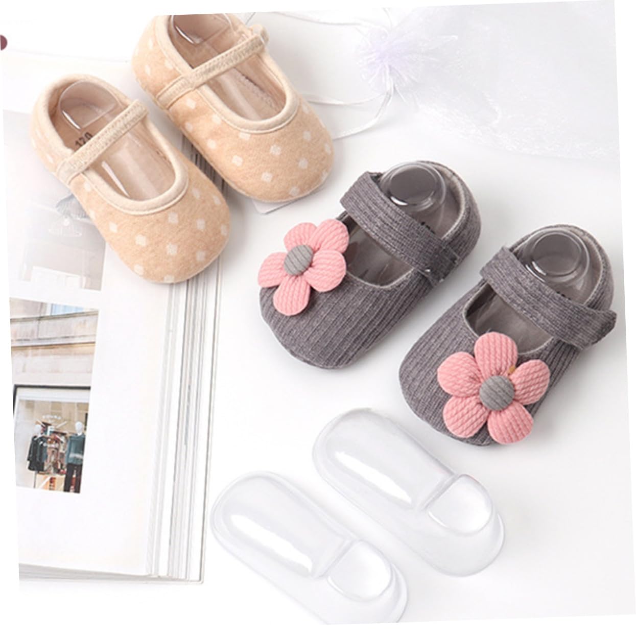 Cabilock 100 Stück Transparenter Pvc Babyfuß Präsentationsständer für Kinderschuhe Stabil und Knitterfrei für Babysocken und Kleinkinderschuhe