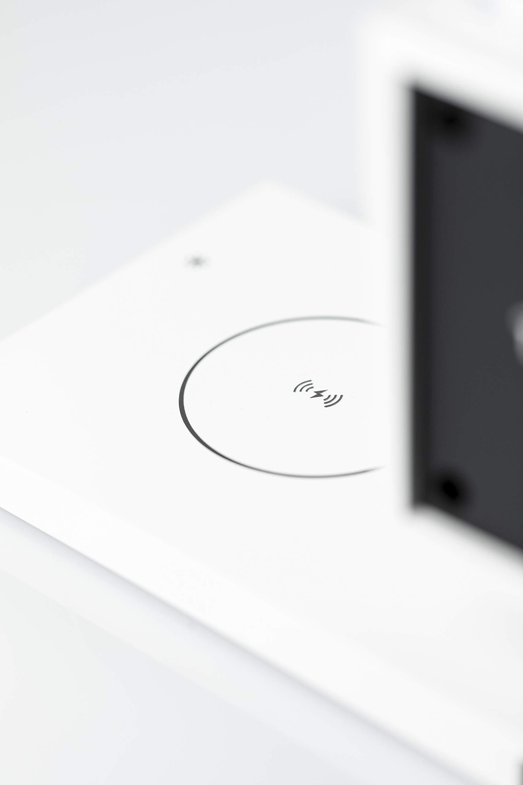 Tivoli Audio 'Revive' - Bluetooth-Lautsprecher mit kabellosem Ladegerät und Lampe (Weiß/Grau)