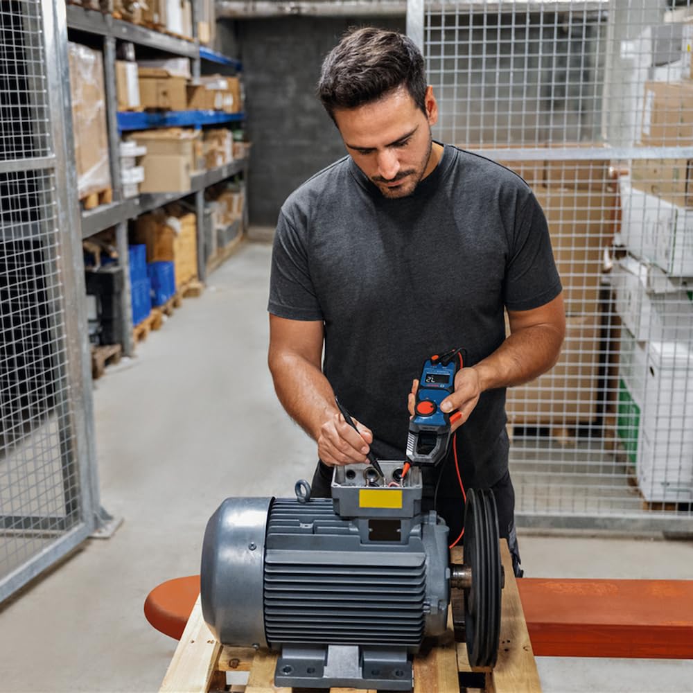 Tester elettrico Bosch Professional GMC 600-15 (Pinza amperometrica True RMS, corrente alternata fino a 600 A, tensione fino a 600 V AC/DC, 2 x 1,5 V LR06 (AA), puntali di misurazione MS 90, custodia)
