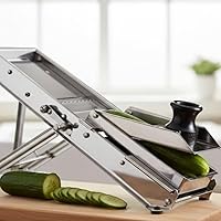 Vista 2 de Soro Essentials - Cortador de alimentos de mandolina ajustable de acero inoxidable con 2 cuchillas de protección de mano de seguridad- Cortador