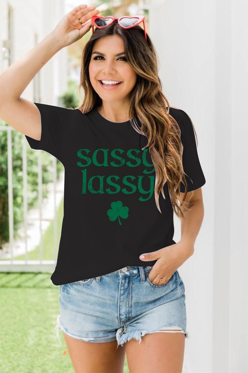 St Patrick's Day Shirt Women: Lucky Mama T-Shirt Shamrock Graphic Shirts Mom Gift Tee Tops Casual Short Sleeve Tee - Image 3