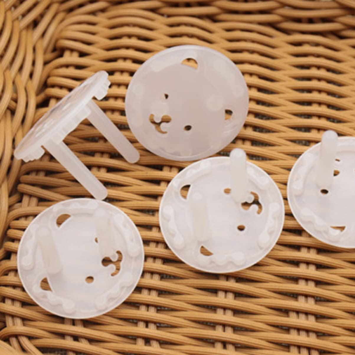 ibasenice 80piezas Cubiertas De Seguridad Para Enchufes De Niño Niña Protector De Salidas Eléctricas Para Bebés Fáciles De Usar Diseño Seguro Para Hogar Para Cocina y Habitaciones