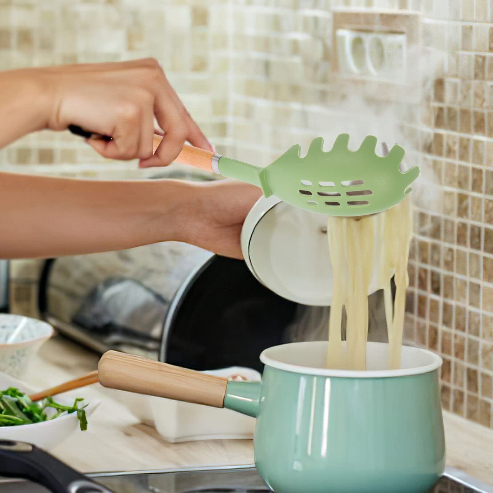 Kichvoe Cucchiaio per spaghetti, in silicone, con manico in legno, per spaghetti, mestolo, per cucina, casa, ristorante
