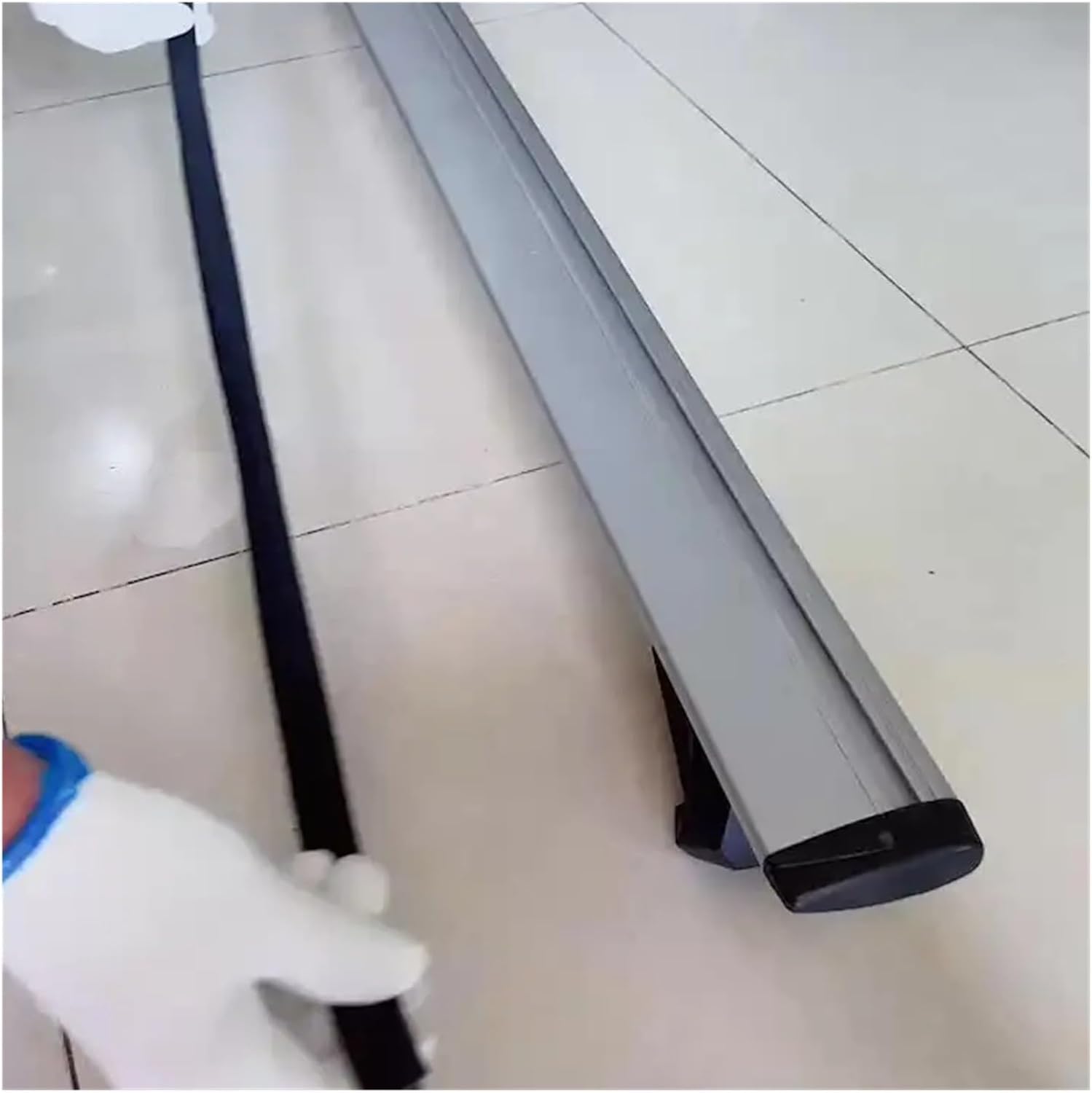 Barre Longitudinali Striscia di gomma sigillante per barra sul tetto dell'auto disponibile durevole universale L280cm-W2.3cm Barre Tetto