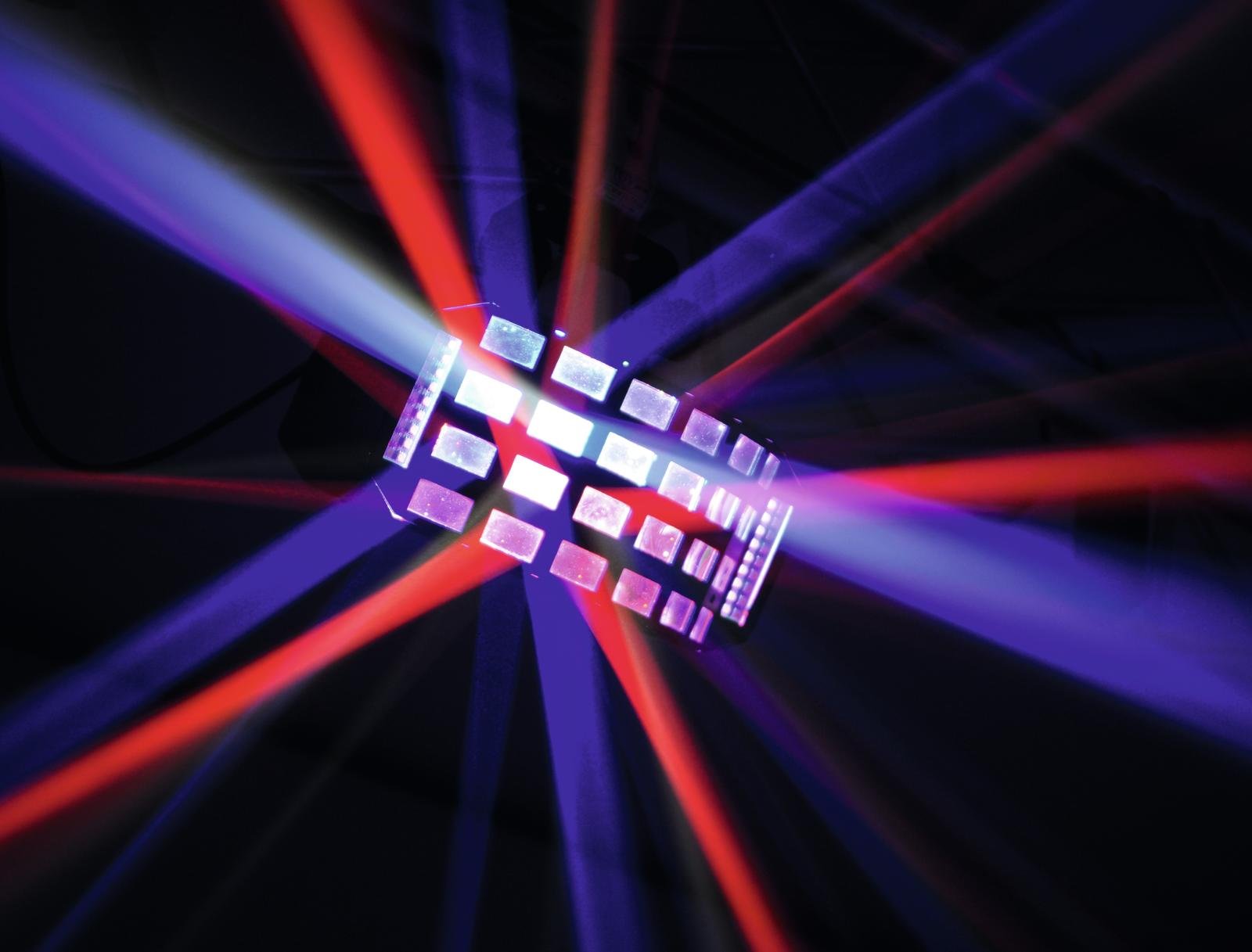 Eurolite LED D-30 Hybrid Strahleneffekt | Lichteffekt und Stroboskop in einem | DMX | Soundsteuerung | Effektlicht für Partyraum, Bühne, Bands, Clubs, Bars und Discotheken | Inklusive Fernbedienung