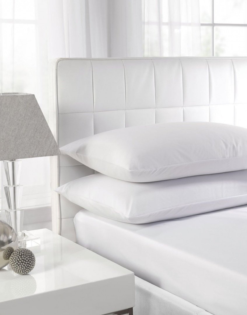 Textiles Direct White Easy Care Polycotton King Size Fitted Sheet