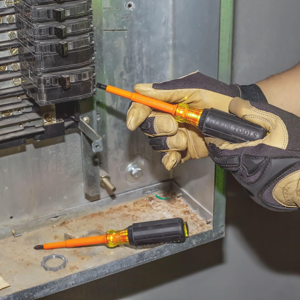Klein Tools 33532-INS - Juego de 2 destornilladores eléctricos aislados, fabricados en Estados Unidos, Phillips de 4 pulgadas y juego de gabinete, fabricado en Estados Unidos