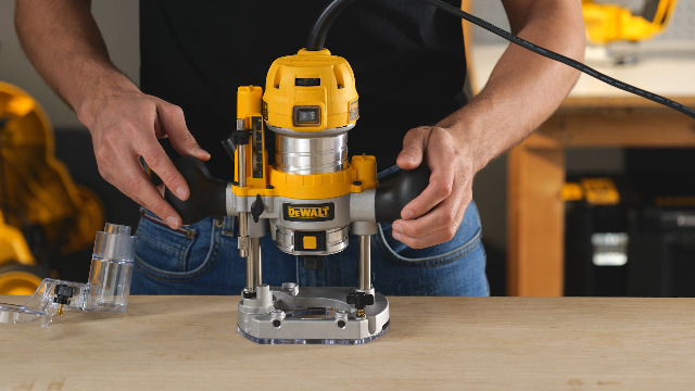 DEWALT D26204K-QS Fresatrice Elettrica 900W | Con Controllo Elettronico, Fino A 36mm - Foto 4