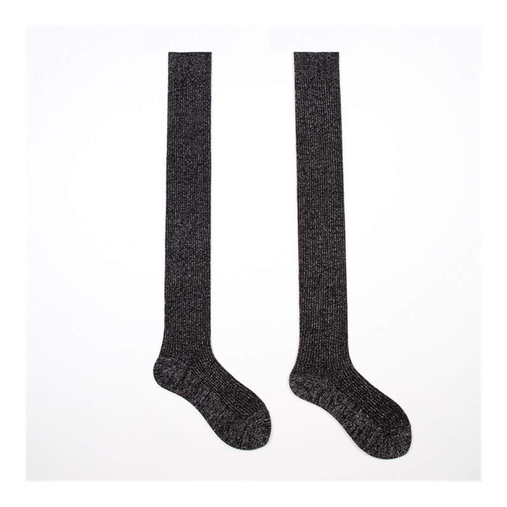 Chaussettes longues au-dessus du genou pour ne plus avoir froid aux jambes en jupe