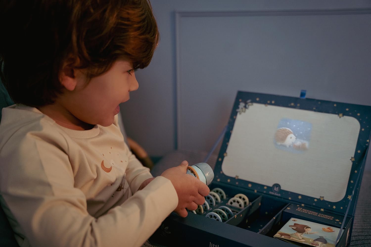 Little Dutch 4781 Proyector de linterna para niños cuentos de buenas noches - Forest Friends