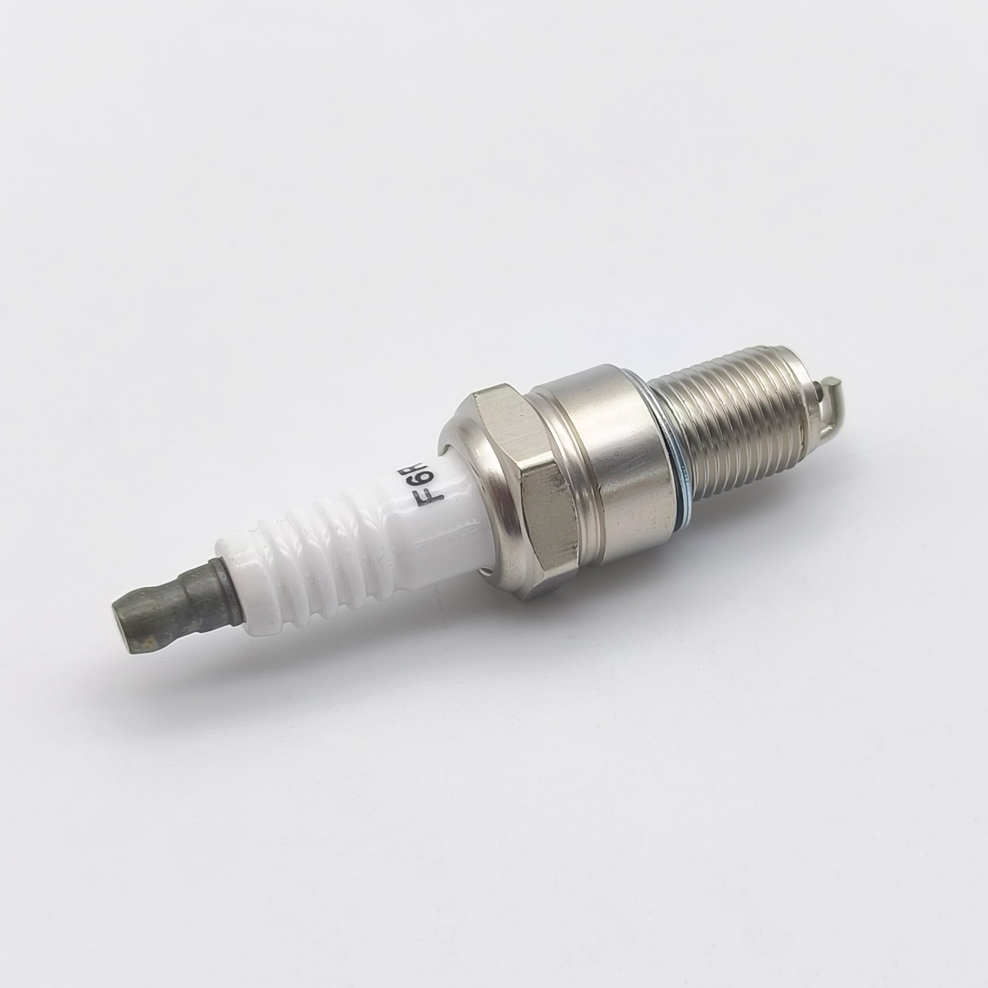 Świeca zapłonowa do Honda GX160, GX270, GX390 – zamiennik NGK BPR6ES, BP6ES, F6RTC, F6TC, do Champion RN9YC do Predator 212