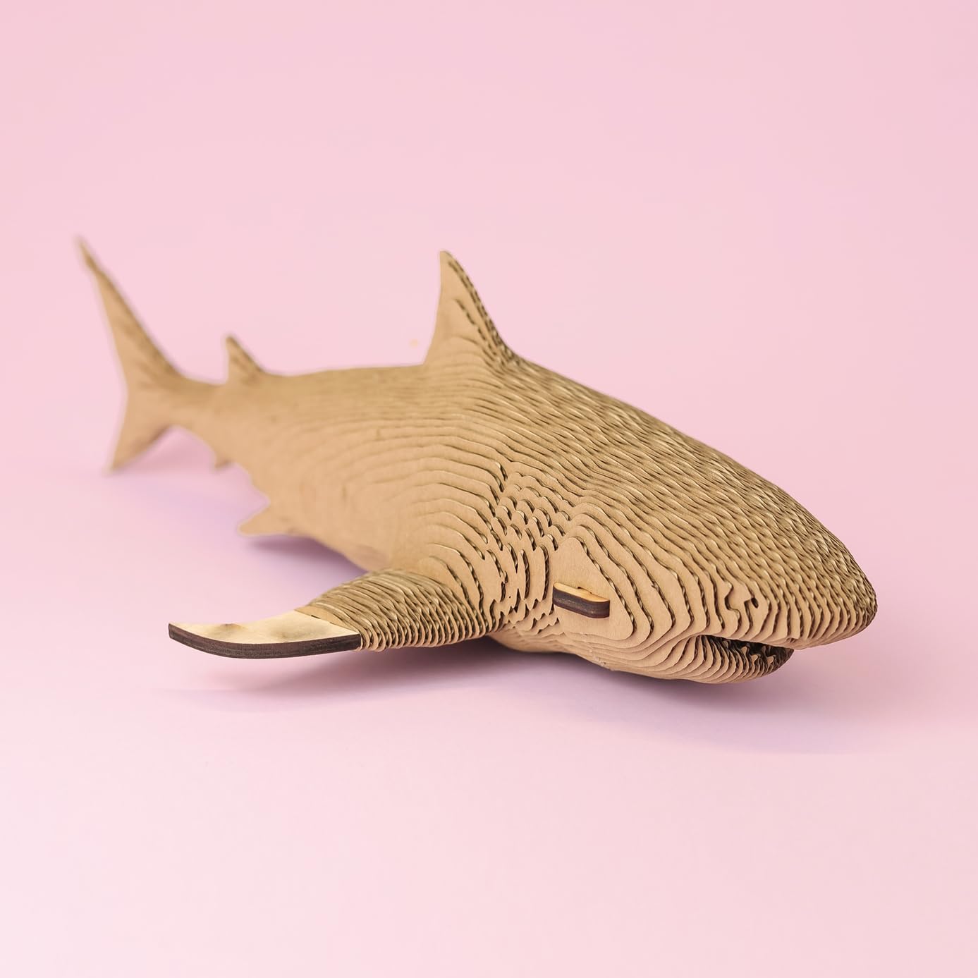 Requin Puzzle 3D en Carton – Maquette à Monter | 85 Pièces, 28 × 18 × 10 cm – Kit Sculpture DIY à Peindre, Matériaux Recyclés, Ados & Adultes, Idée Cadeau Déco