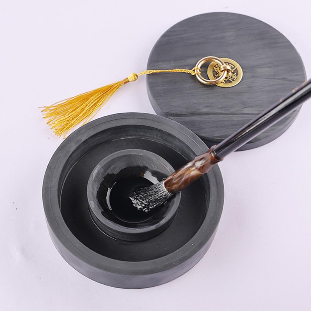 ORFOFE Pierre à Encre Chinoise Noire pour Calligraphie Couvercle Fonction Hydratante et Portable pour Apprentissage et Pratique