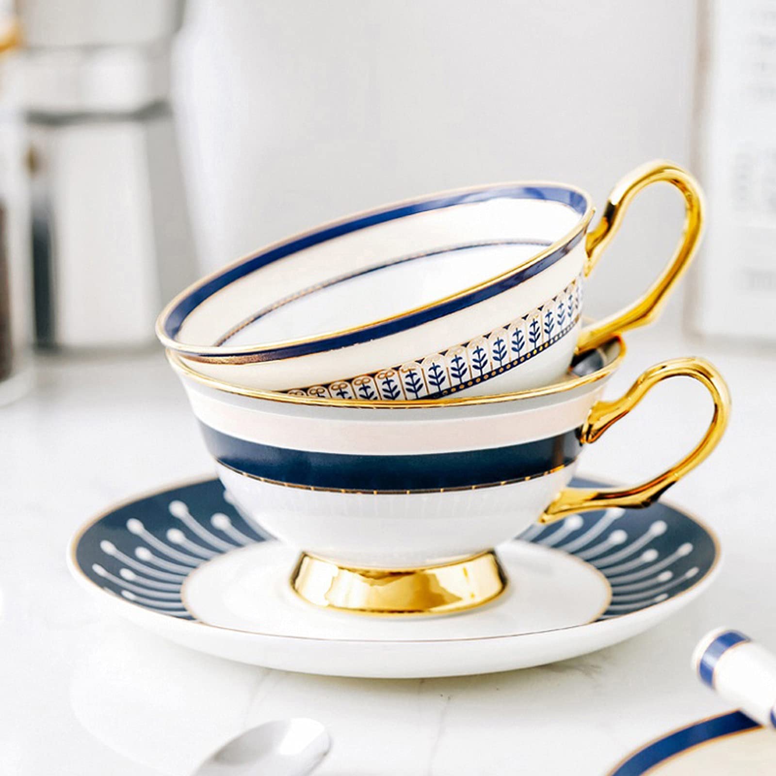 Ceramiczny kubek do kawy zestaw filiżanek do kawy z porcelany kostnej luksusowy wykwintny prosty spodek do filiżanki popołudniowa herbata pachnąca filiżanka do herbaty zestaw kubków do kawy (D)