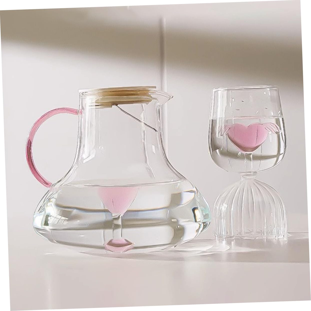 Glaskrug 1500ml mit Deckel und Griff, Tropffrei zum Ausgießen