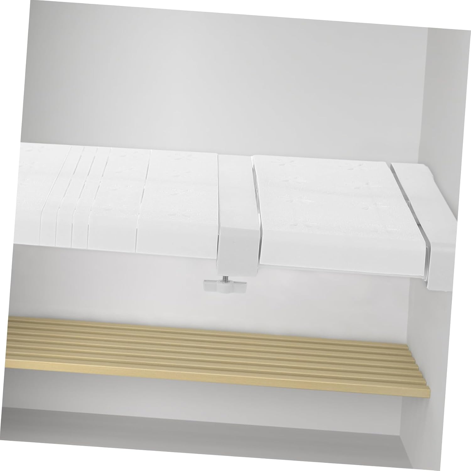 Levemolo Adjustable Tension Shelf for Closet Storage Expandable Wardrobe Rack Telescopic Design for Easy Installation Space-Saving Organizer for Clothes and Accessories Fits