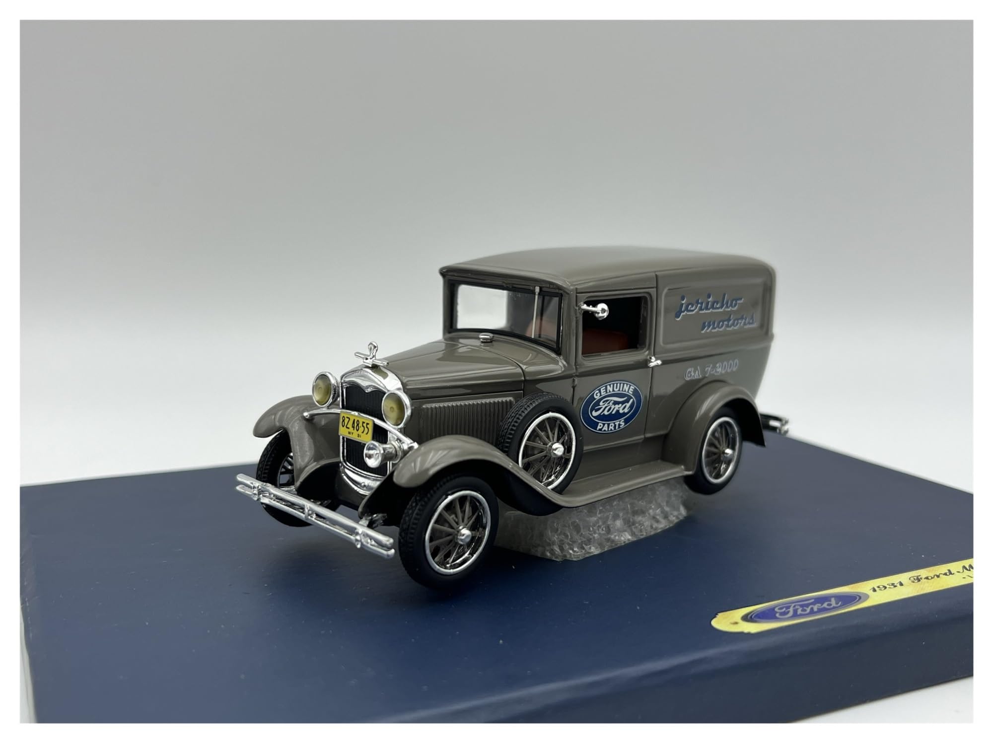 Amazon | ミニカー 1:43 フォード ヴィンテージカー 1934年 樹脂製