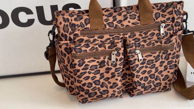 Bolso tote con estampado de leopardo para mujer, bolso de lona para uso diario y trabajo, con múltiples bolsillos, para viaje y uso cotidiano (tote leopardo-beige) miniatura 7