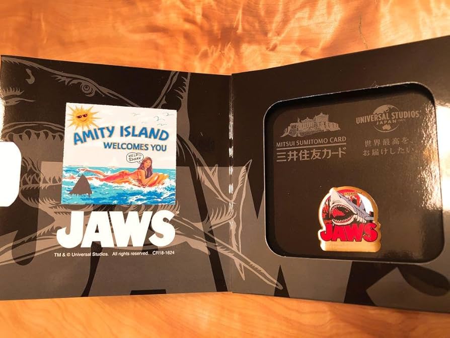 Amazon | USJ 限定 ジョーズ ピンバッジ JAWS | バッジ | おもちゃ