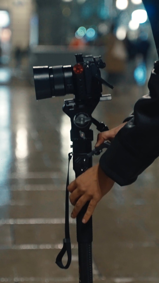 コモコ Amazon.com : COMAN One-Click Lifting Carbon Fiber Monopod, 69