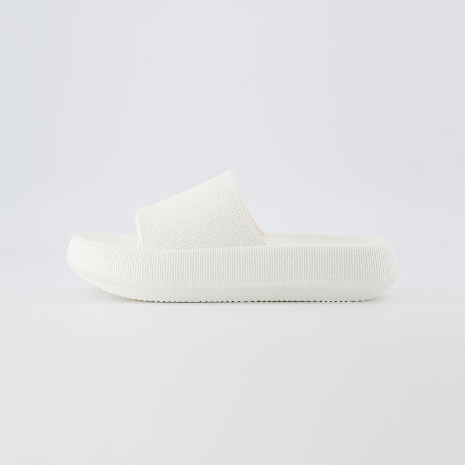 CUSHIONAIRE Sandálias femininas de recuperação de nuvem de penas com + conforto em promoção! Veja a oferta e mais achadinhos de Chinelos & Pantufas 6 Hoje é o melhor dia para comprar CUSHIONAIRE Sandálias femininas de recuperação de nuvem de penas com + conforto com aquele preço maroto! Promoção! Aproveite a oferta! 6