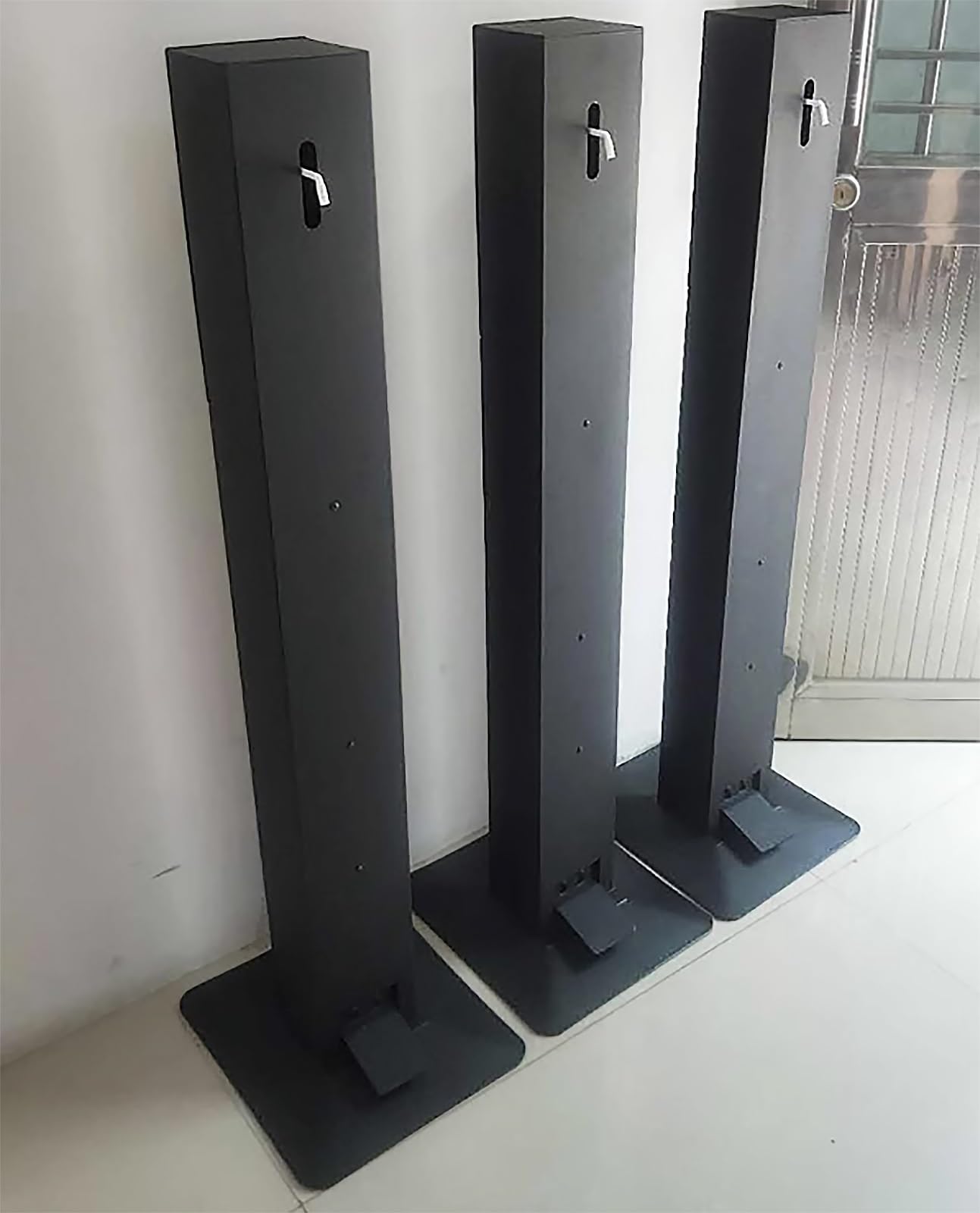 Supporto per Dispenser di disinfettante per Le Mani Ricaricabile, Supporto per stazioni igienizzanti Verticali quadrate in ghisa Nera No Touch, per bagni pubblici/Lobby/palestre, c