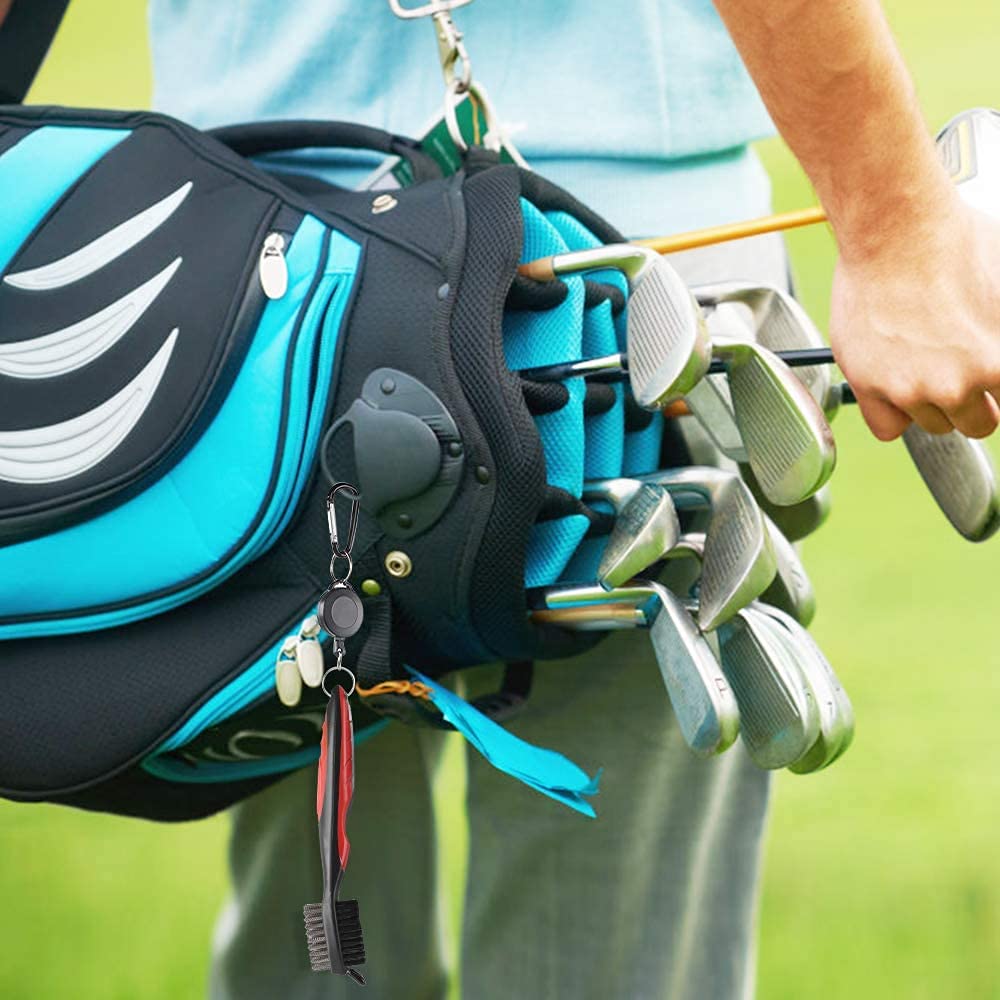 Cepillo de golf con limpiador de ranuras, cepillo de golf de nailon y acero, herramienta de limpieza portátil con mosquetón de aluminio ajustable para colgar en bolsa de golf (rojo)