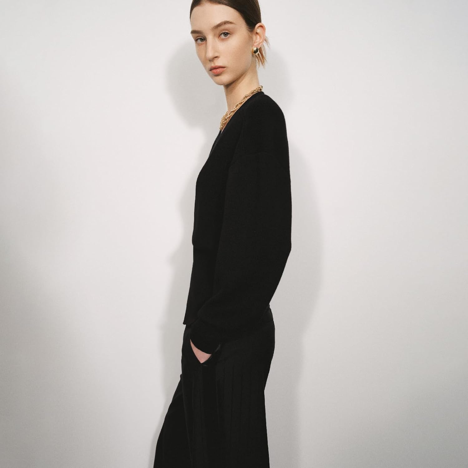 URBAN REVIVO Women Knitted Cardigans Long Sleeve V-Neck Lightweight Sweater One Leaf Button Down Outwear - Image 6