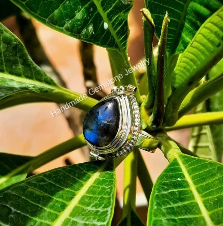 Blue Flash Labradorite Ring, Poison Box Ring, Secret Message Ring, Vintage Box Ring, Openable Poison Ring, Locket Ring, Pear Stone Ring, Boho Ring, Pillbox Ring, Openable Ring, Poisoner Ring
