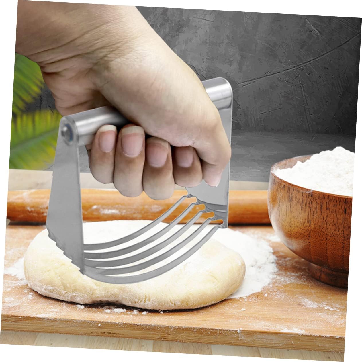 Professional Stainless Steel Dough Cutter with Curved Design, Silver