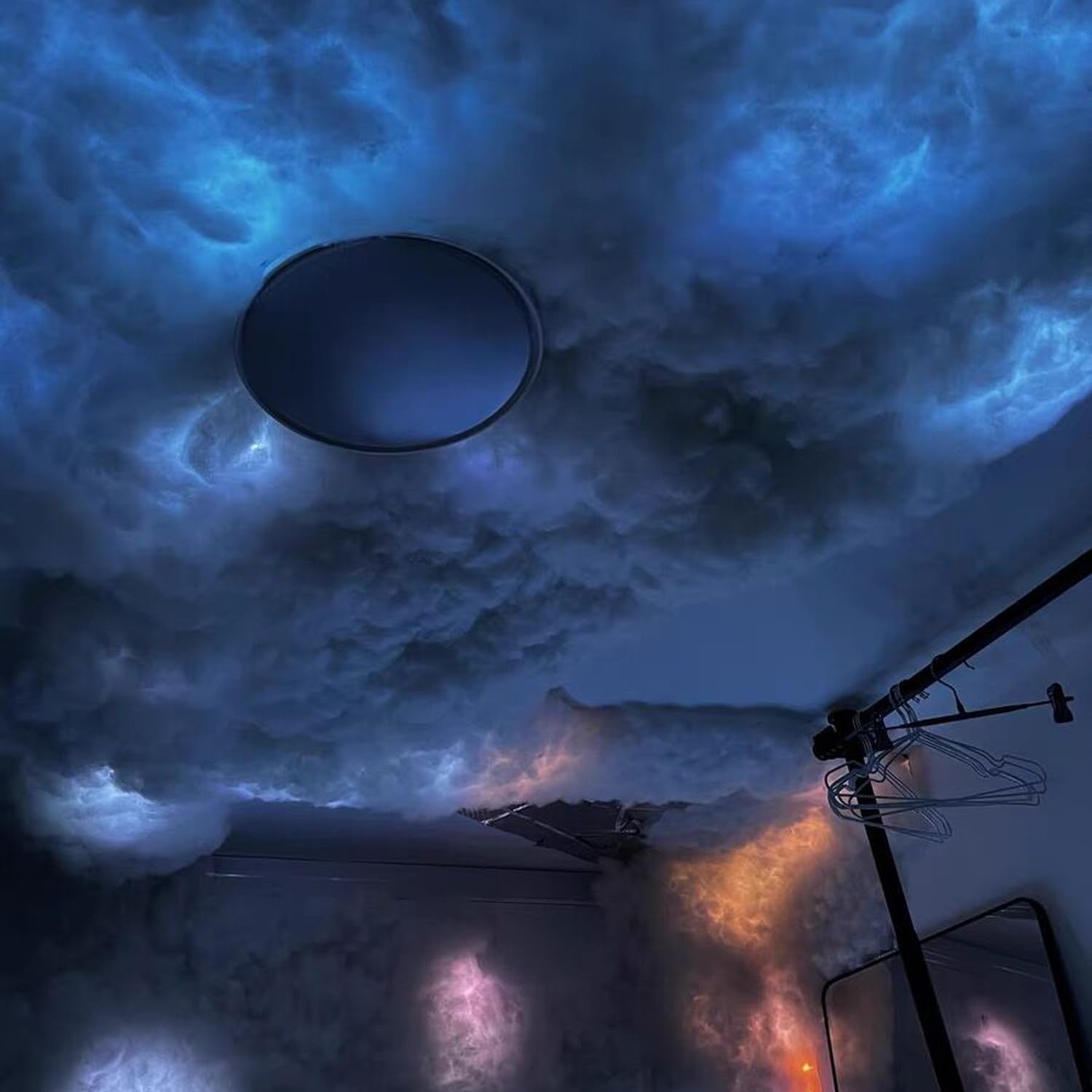 Lumière Creative Cloud pour rompre la monotonie des pièces sombres et tristes