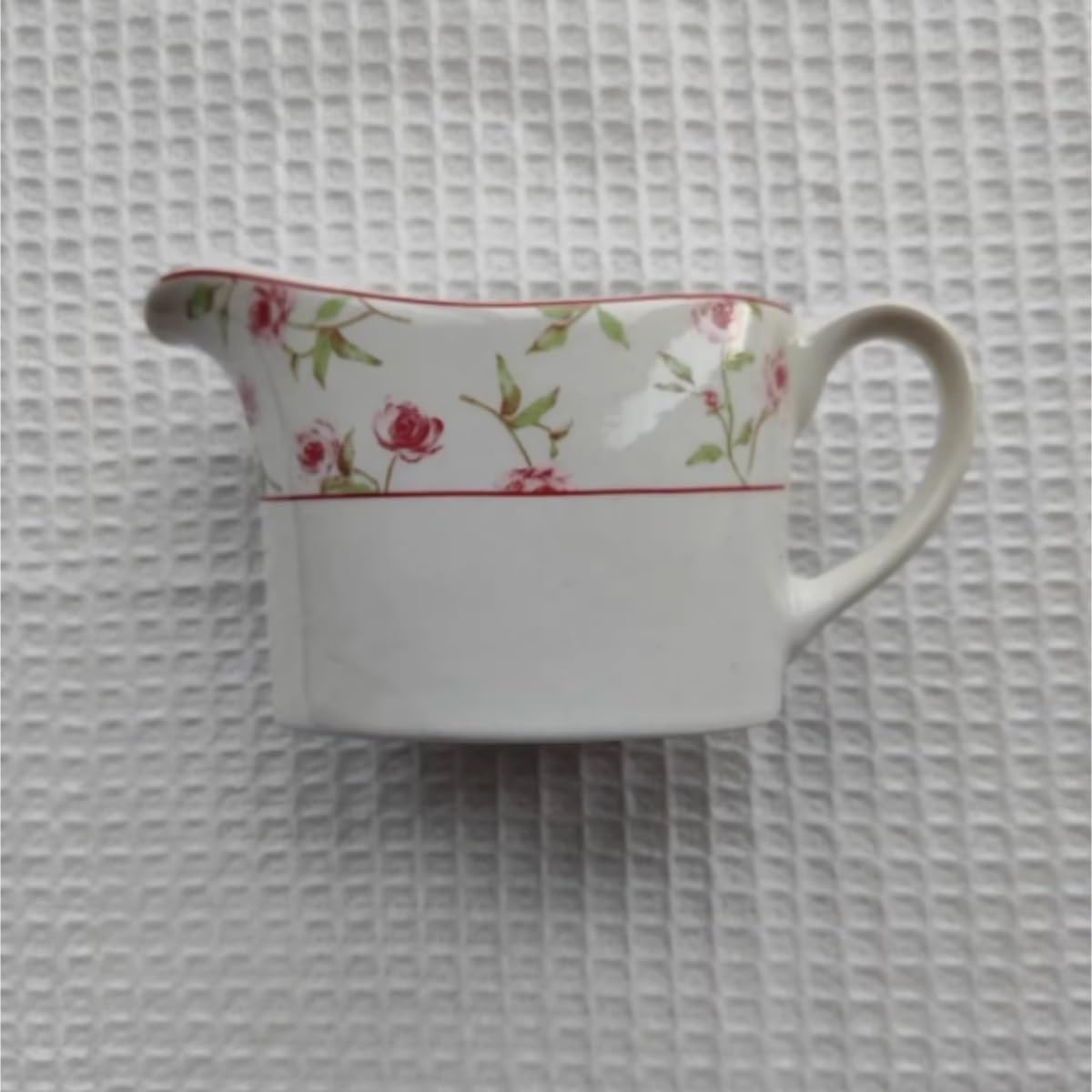 Gravy Boat for Sauce British Retro Ceramic Milk Jug Fairness Cup Home Juice Bucket Gravy Boat Roasting Sauce