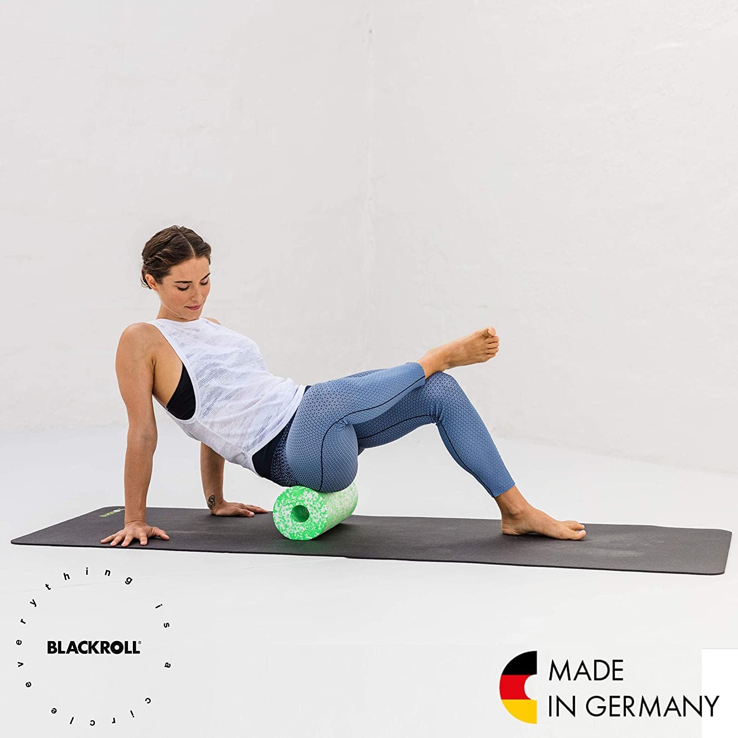 Black Roll German Foam Roller Standard, Lightweight, 5.3 oz (150 g), 11.8 x 5.9 inches (30 x 15 cm), Black/