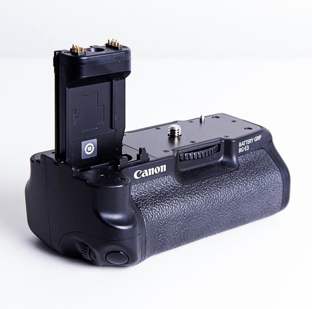 Amazon.com: Canon BG-E3 Battery Grip for EOS Rebel XTi & XT Digital Cameras : Electronics