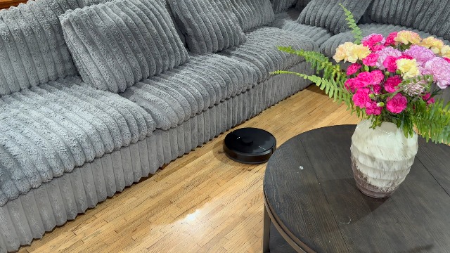 Watch Roomba 105X Robot Vacuum Product Overview Video on Amazon Live