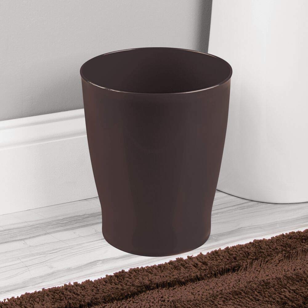 mDesign Round Plastic Bathroom Garbage Can, 1.25 Gallon Wastebasket, Garbage Bin, Trash Can for Bathroom, Bedroom, and Kids Room - Small Trash Can - Fyfe Collection - Dark Brown