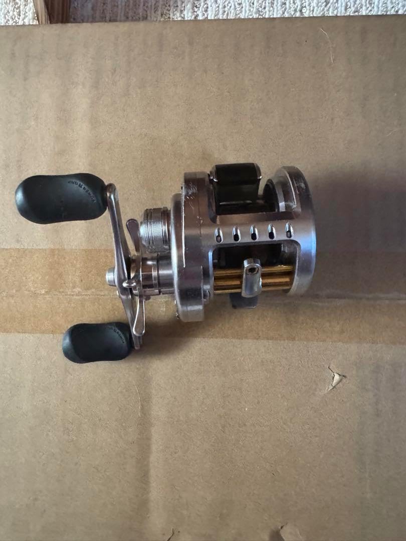 ！*！様 カルカッタコンクエスト200DC 右巻き機関良好 カルカッタコンクエストDC 右巻き機関良好 RNCZUFAU シマノ カルカッタ