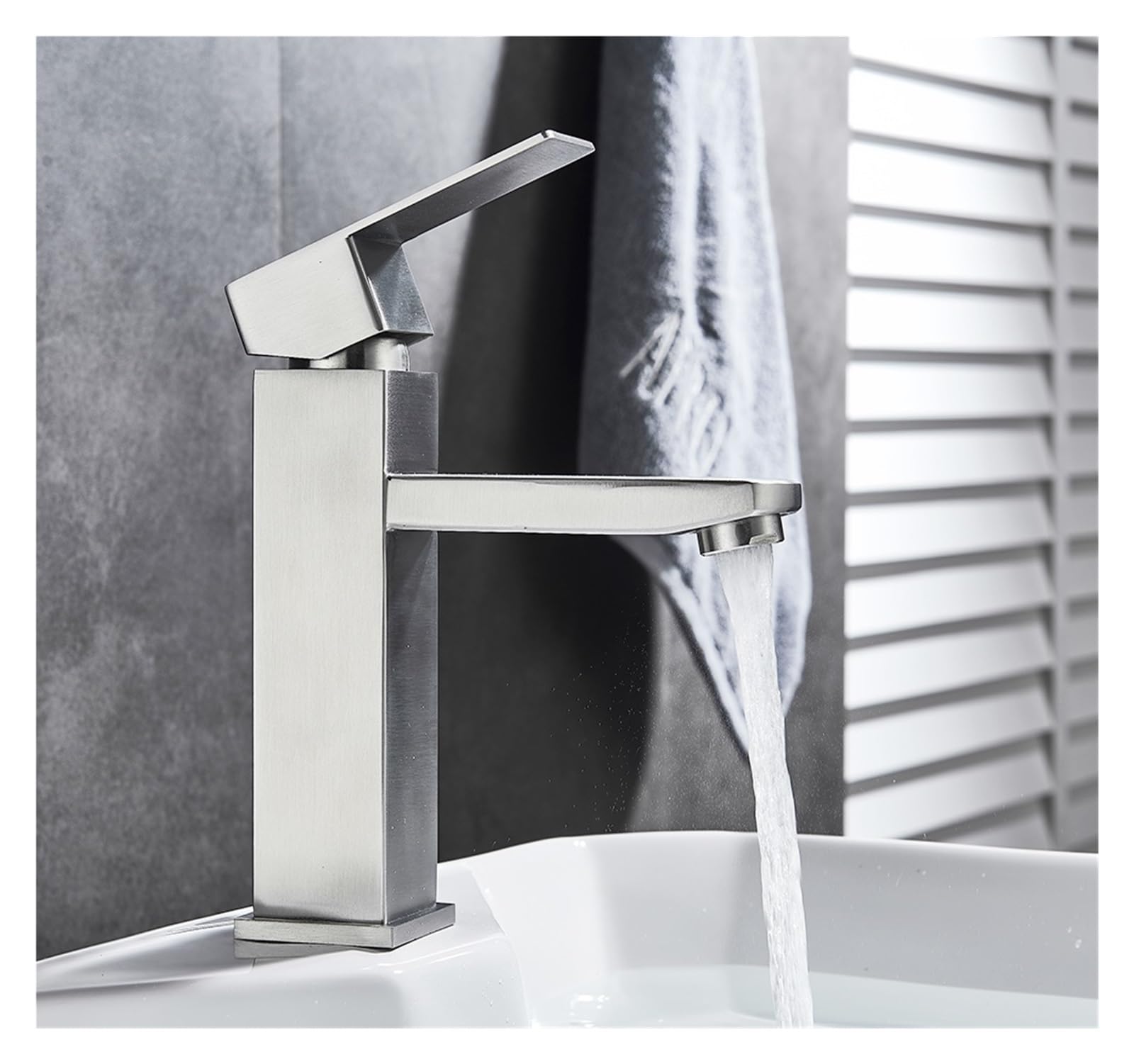 Grifo de lavabo corto para cuarto de baño familiar y funcional