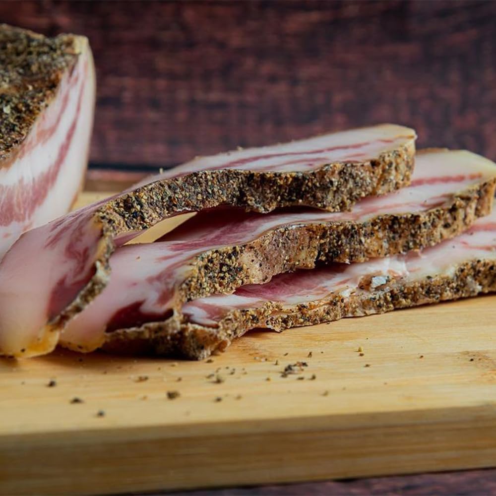 FA.LU.CIOLI Guanciale di Maiale con Pepe - Made in Italy IGP - Sottovuoto - Salumi Artigianali Italiani Senza Lattosio e Gluten Free - Tradizione e Qualità da Oltre 100 Anni - 1kg