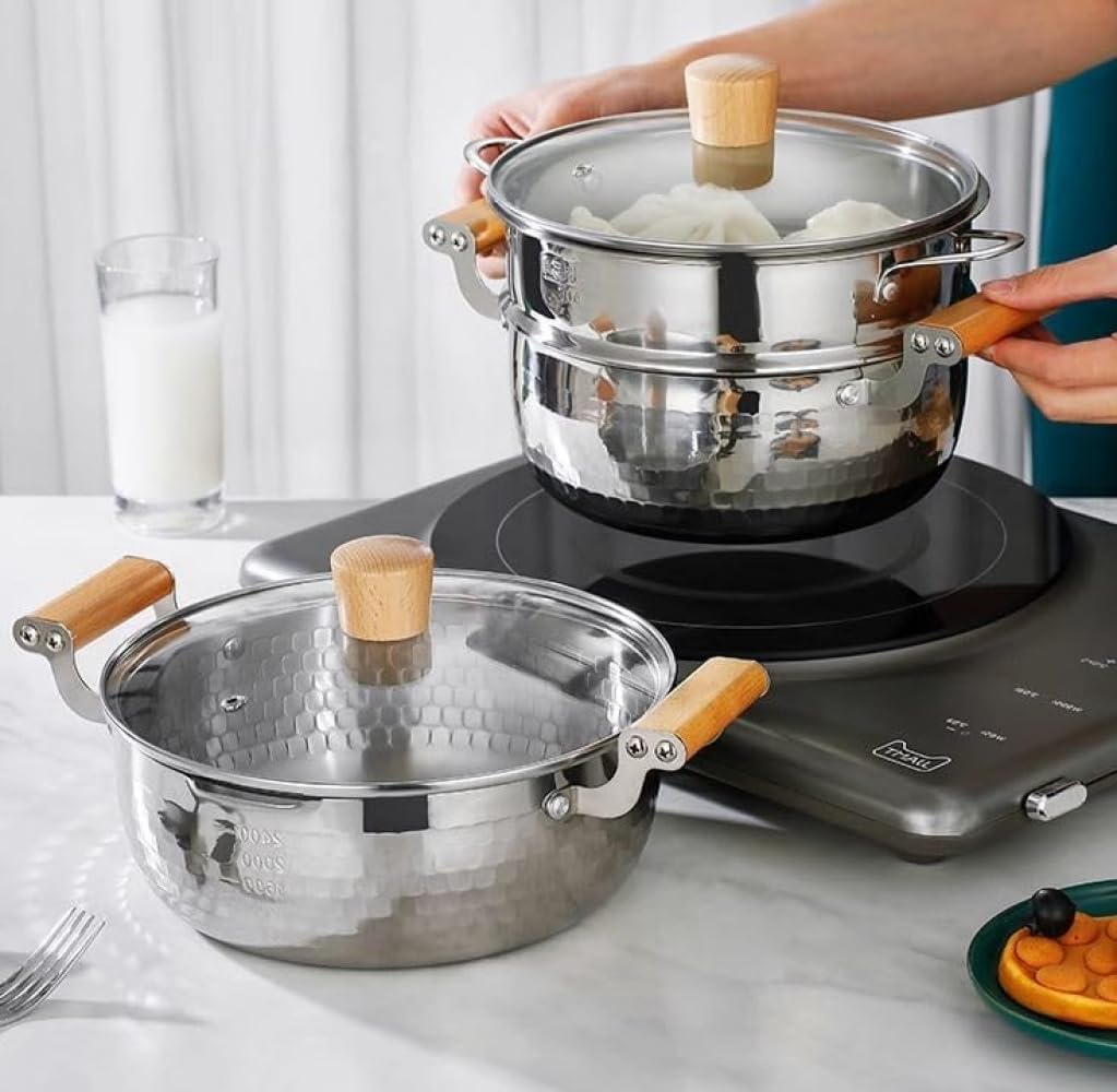 雪平鍋 14cm 深型 ガス火専用 和の職人（ 行平鍋 日本製 ガス火 直火 対応 片手鍋 ゆきひら鍋 14 センチ 小さい 鍋 なべ 片手なべ アルミ 鍋 アルミ 和鍋 軽量 メモリ付き キッチン 調理用品 ）:リビングート JRE MALL店通販｜JRE MALLショッピング｜JRE  POINTもおトクに ... 雪平鍋、調理用鍋、一人鍋、多機能、 調理器具、家庭用、両側に取っ手があり、持ち運びや鍋を動かす際に安定して握ることができ、日常の料理